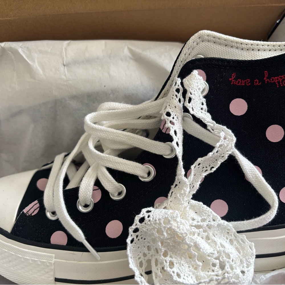 Converse Black and Pink High-Top Sneakers Size 6.5 NWT - Picture 2 of 4